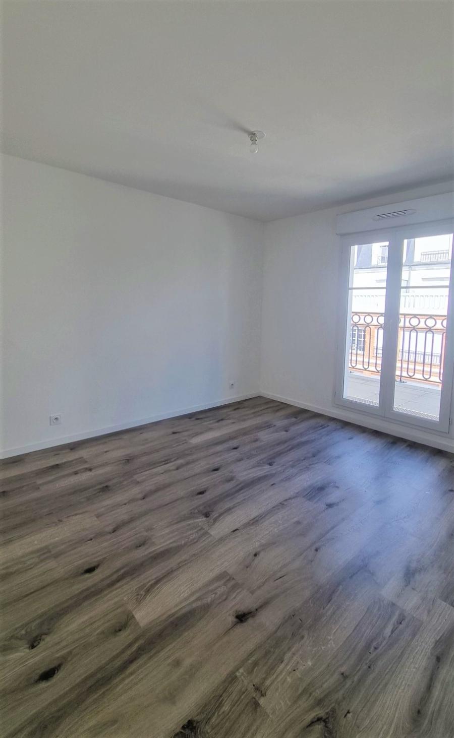 1 pièce - 1er étage - 37m² - 836,52 € - Photo #0