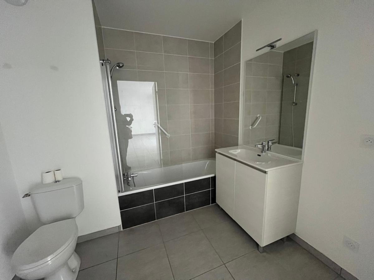 
																																							2 pièces - 
																																						3ème étage - 41m² - 657,32 € - Photo #4