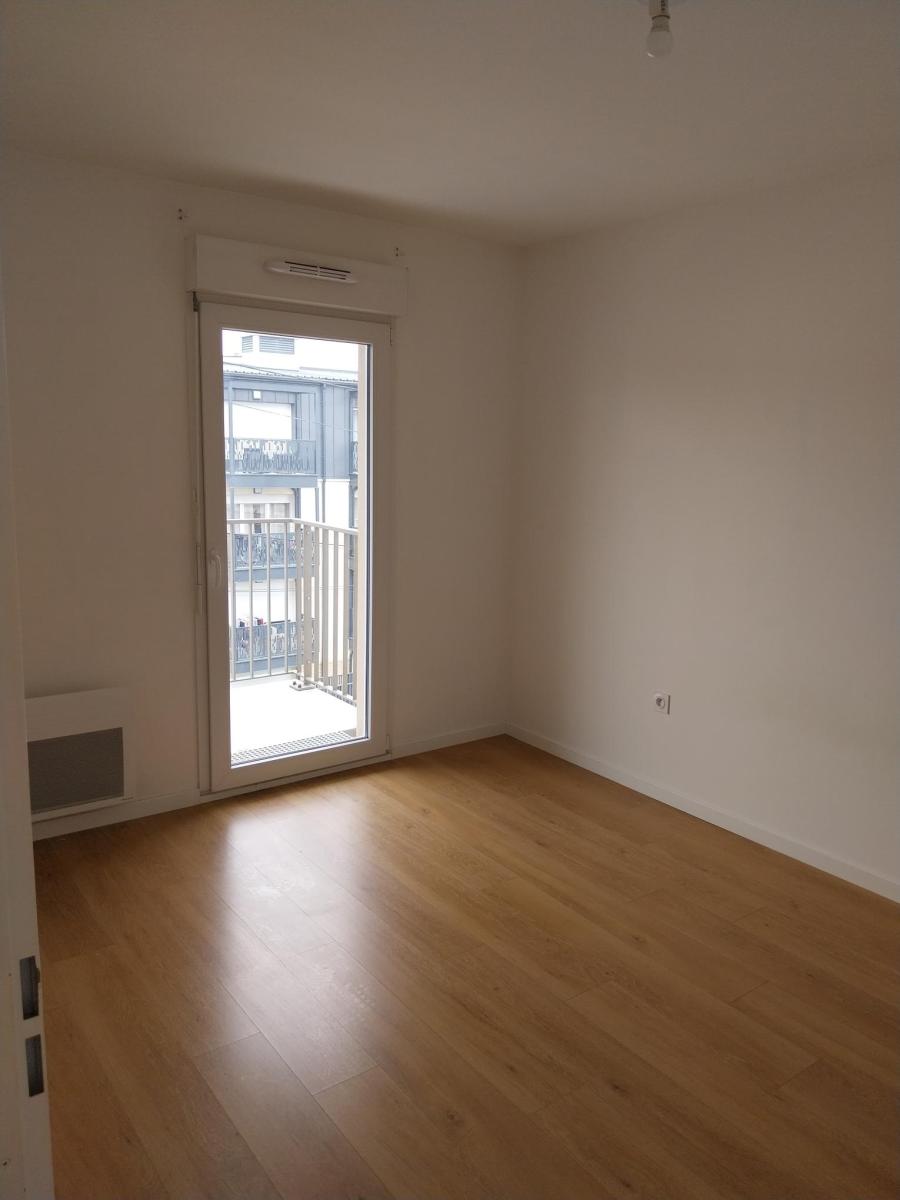 
																																							2 pièces - 
																																						2ème étage - 43m² - 919,55 € - Photo #6