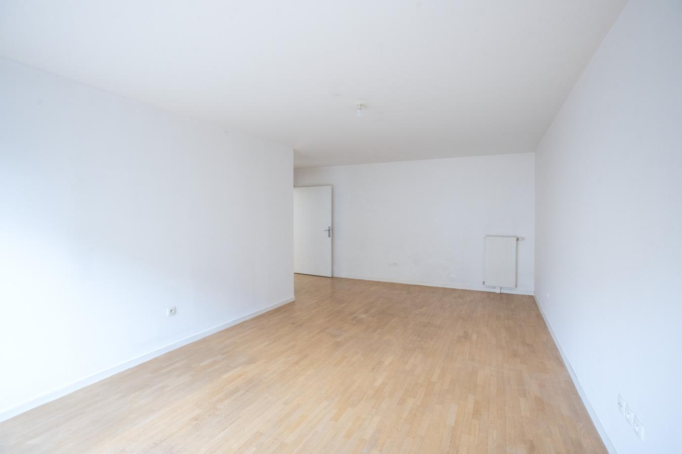 
																																							4 pièces - 
																																						1er étage - 76m² - 1 920,59 € - Photo #4