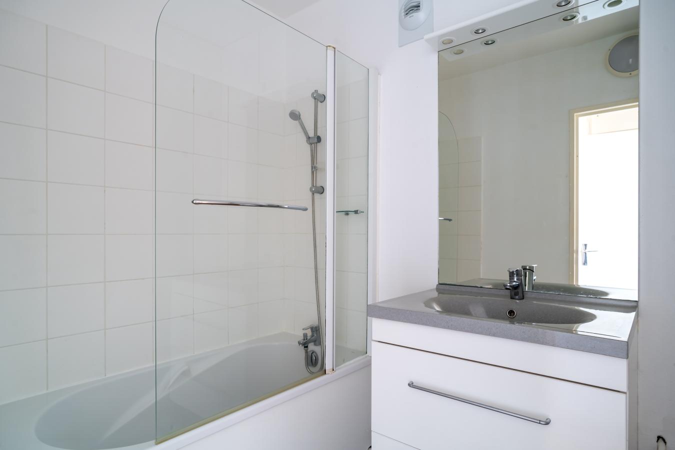 
																																							3 pièces - 
																																						3ème étage - 63m² - 99 000 € - Photo #5