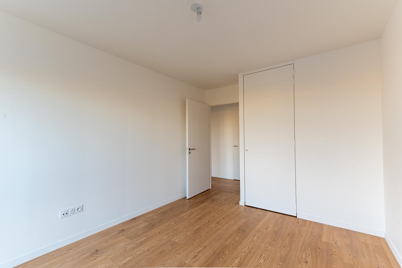 
																			3 pièces - 
																		8ème étage - 78m² - 1 470,81 € - Photo #6