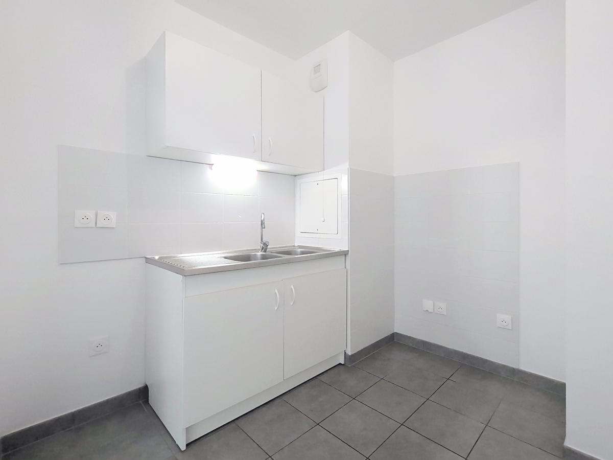 2 pièces - 1er étage - 43m² - 835,78 € - Photo #1