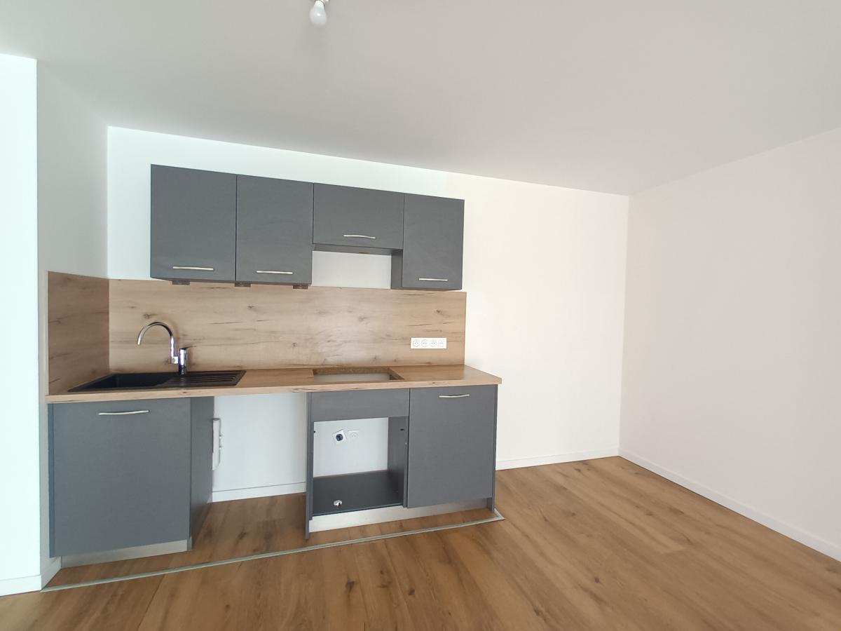 4 pièces - 3ème étage - 86m² - 1 040,83 € - Photo #2