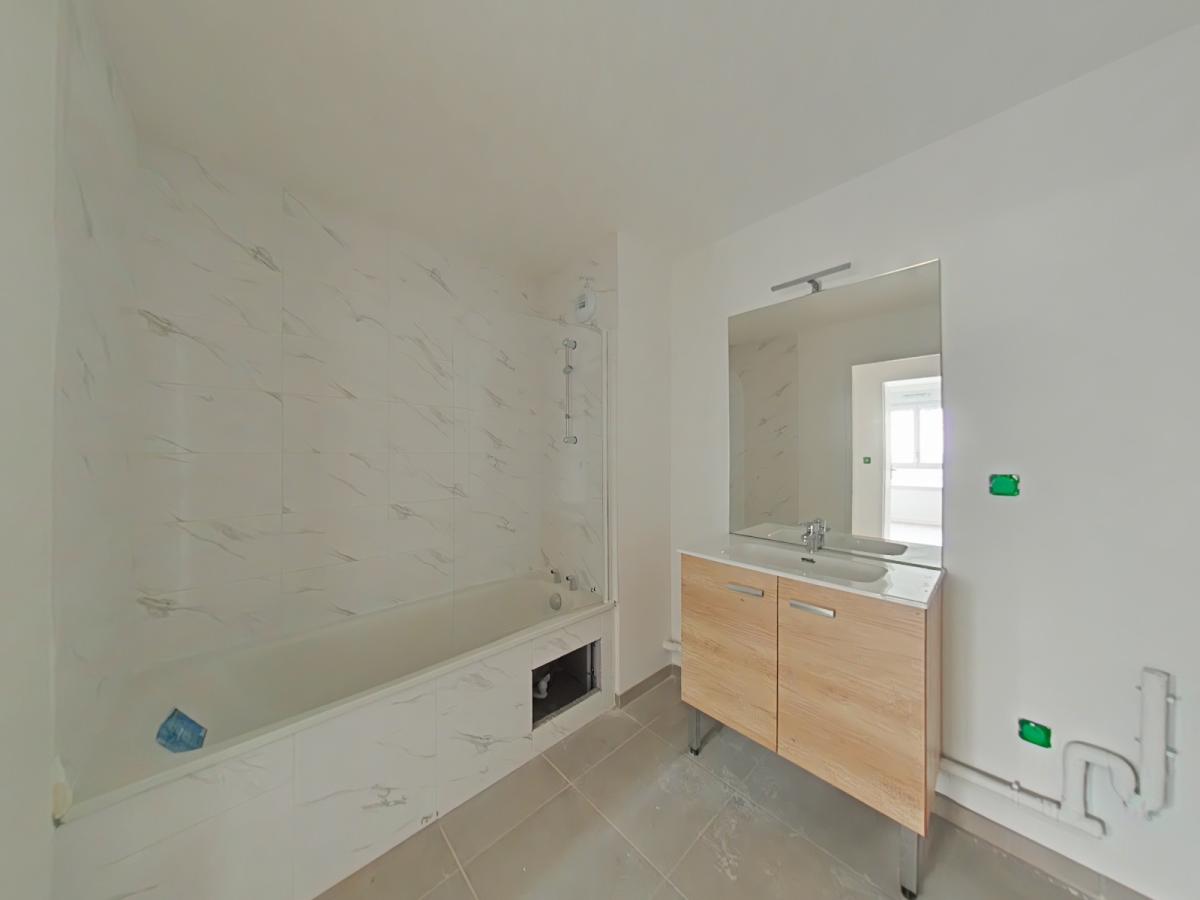 
																			4 pièces - 
																		1er étage - 86m² - 1 023,67 € - Photo #2