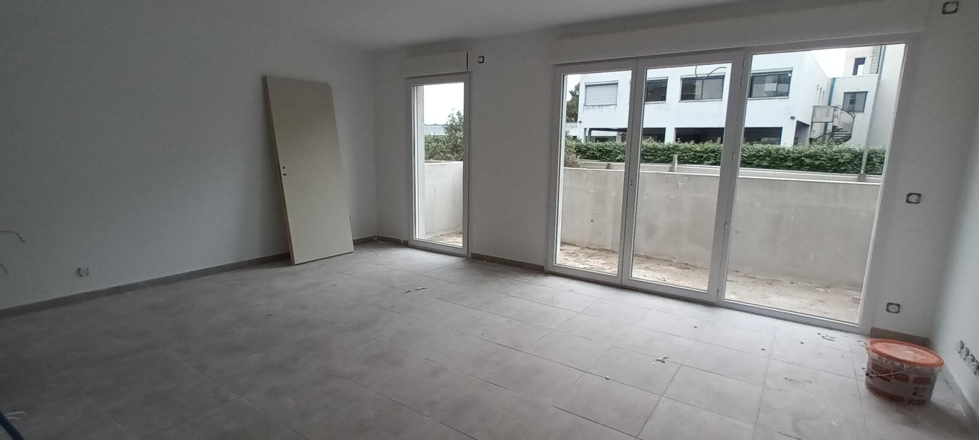 
																																							1 pièce - 
																																						RDC - 38m² - 541,96 € - Photo #4