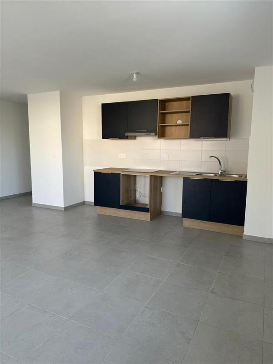 
																																							3 pièces - 
																																						2ème étage - 70m² - 1 061,09 € - Photo #2