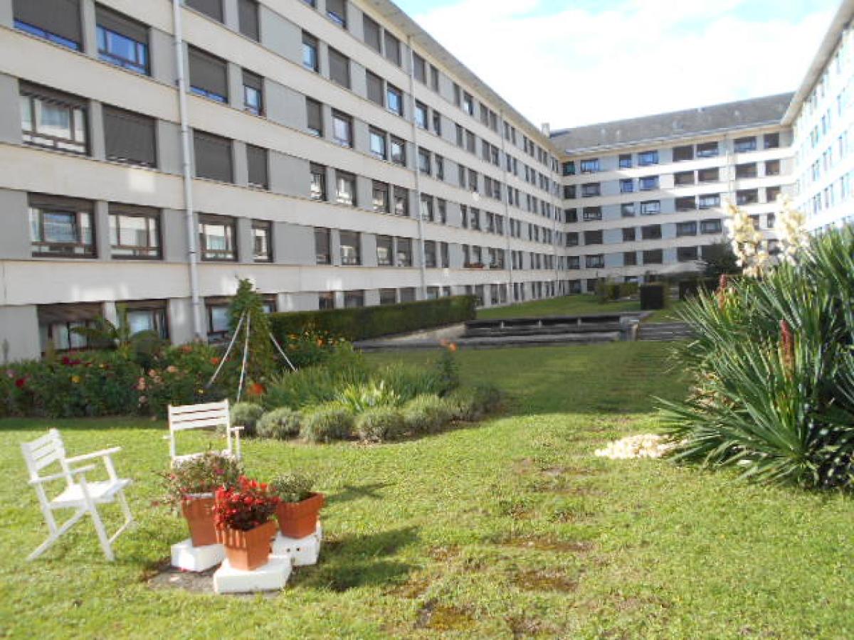
																																							4 pièces - 
																																						3ème étage - 88m² - 134 000 € - Photo #3