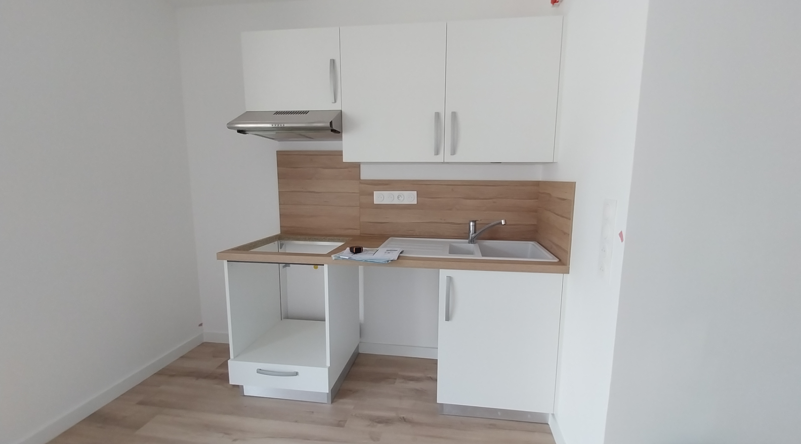
																																							2 pièces - 
																																						RDC - 44m² - 605,58 € - Photo #1