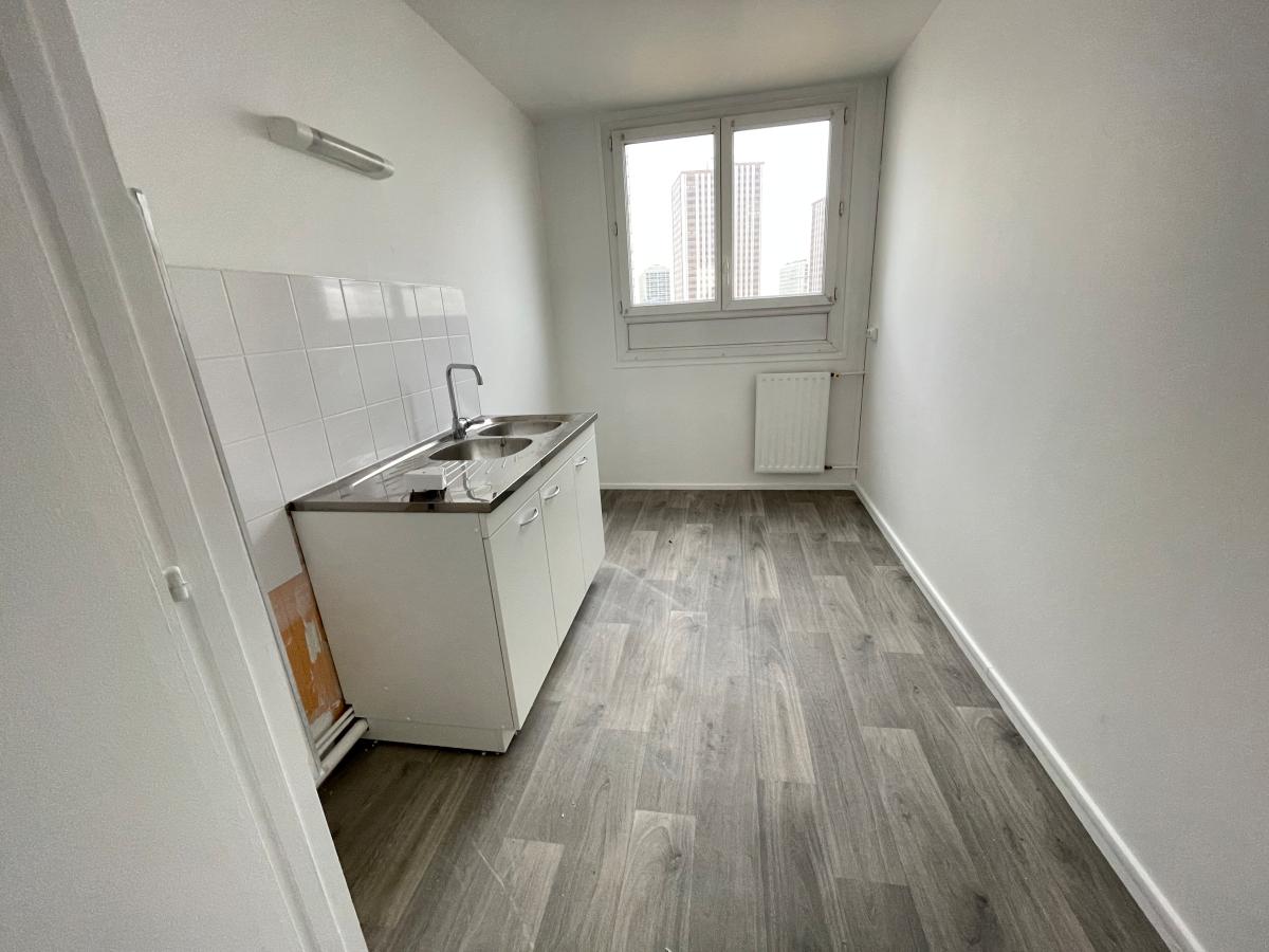 2 pièces - 17ème étage - 47m² photo 2