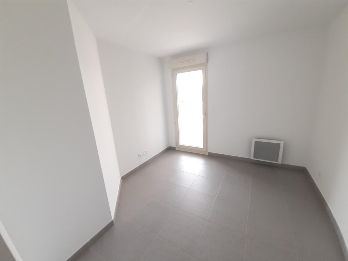 
																			3 pièces - 
																		3ème étage - 61m² - 868,12 € - Photo #1