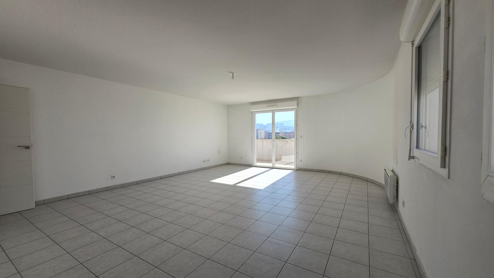 
																																							4 pièces - 
																																						5ème étage - 106m² - 1 610,81 € - Photo #2