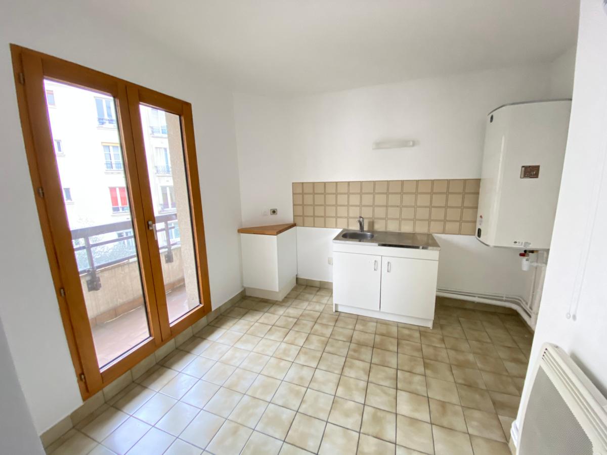 4 pièces - 3ème étage - 84m² - 1 954,73 € - Photo #2