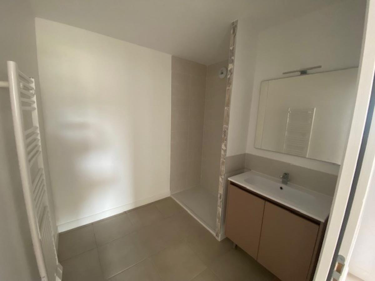 
																																							3 pièces - 
																																						1er étage - 80m² - 967,07 € - Photo #3