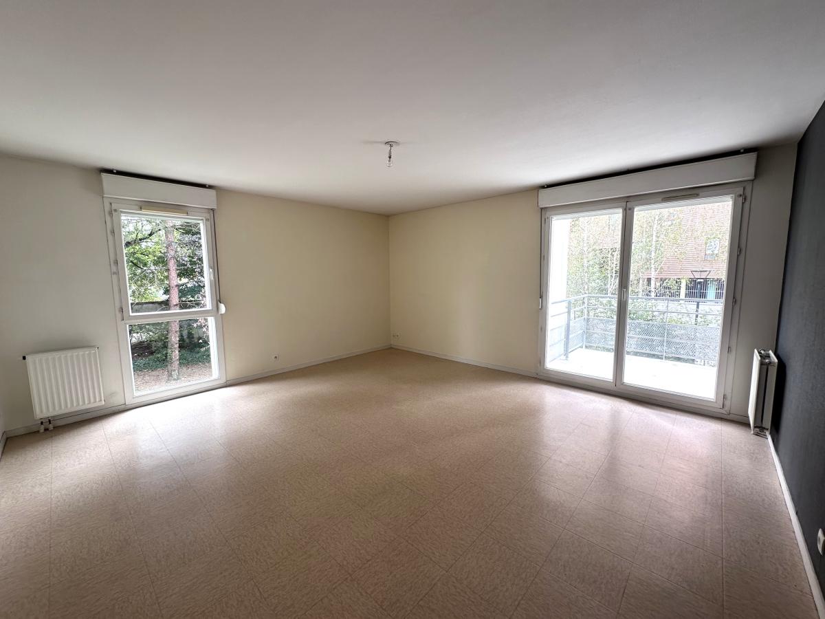3 pièces - 1er étage - 73m² - 826,86 € - Photo #3