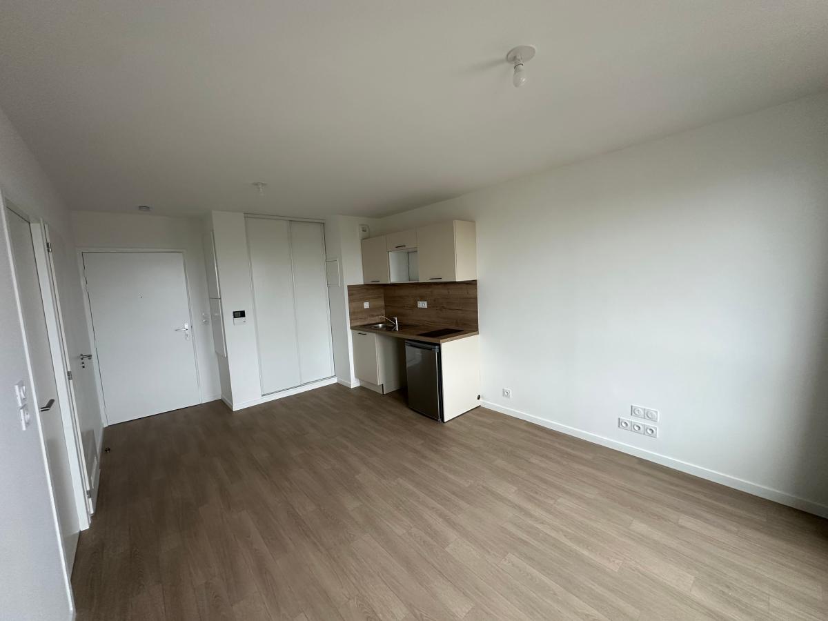 
																																							2 pièces - 
																																						7ème étage - 38m² - 594,31 € - Photo #3