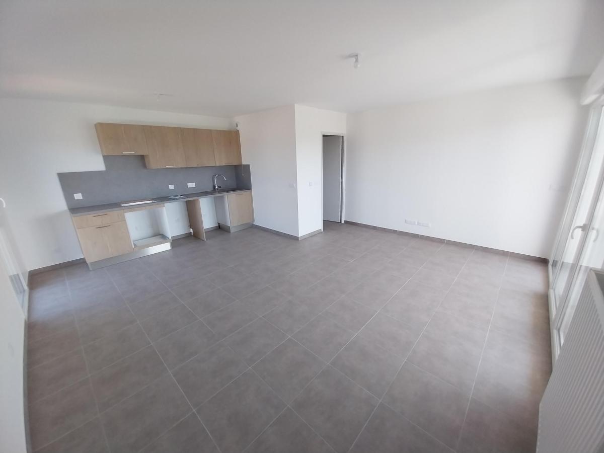 
																																							3 pièces - 
																																						3ème étage - 65m² - 1 115,62 € - Photo #1