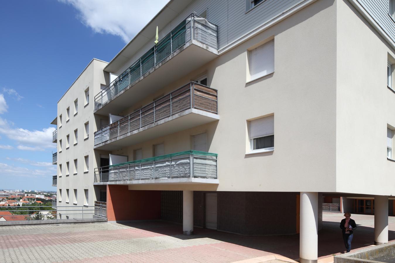
																																							4 pièces - 
																																						3ème étage - 75m² - 671,76 € - Photo #1