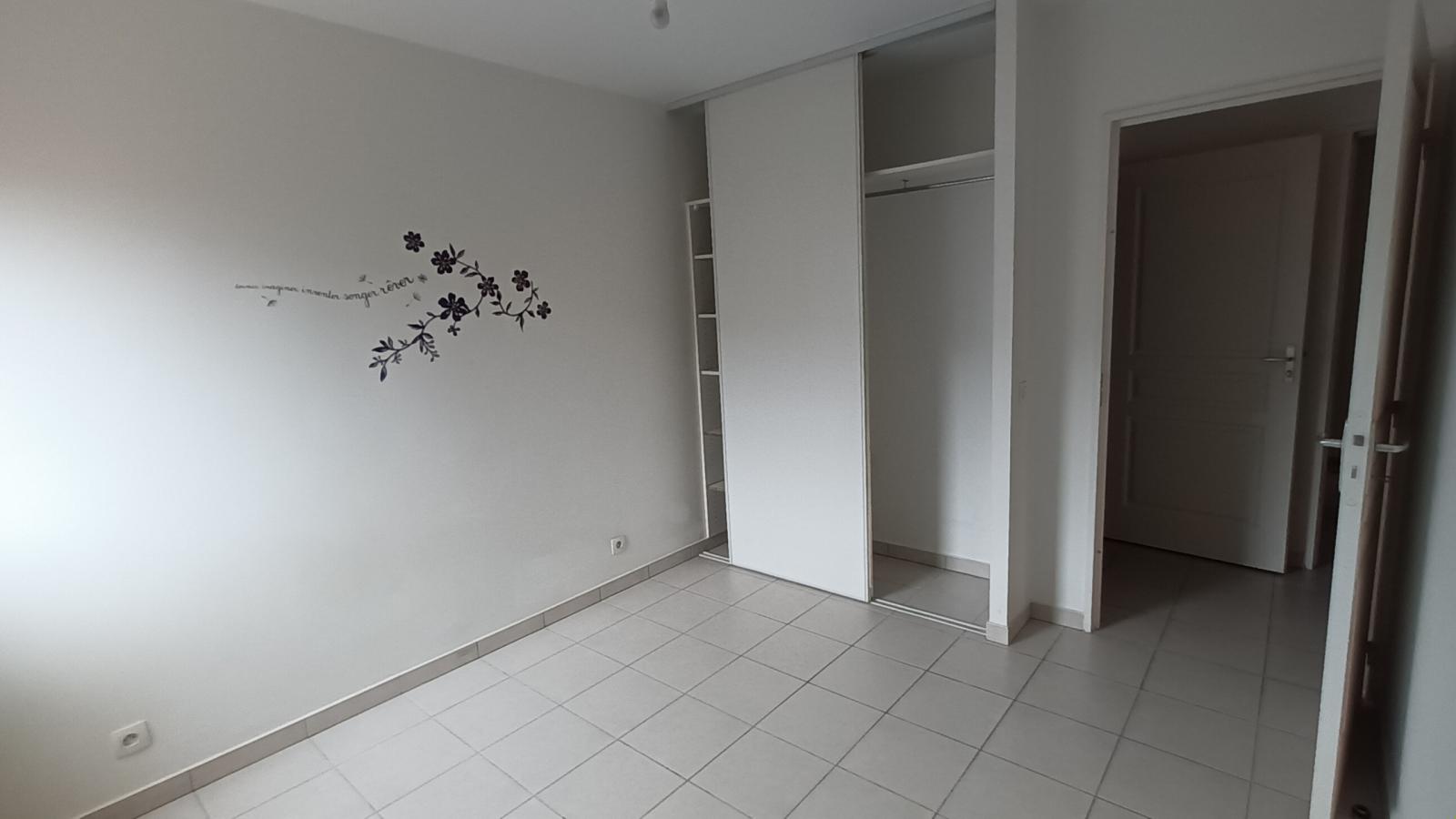 
																																							2 pièces - 
																																						1er étage - 43m² - 868,31 € - Photo #3