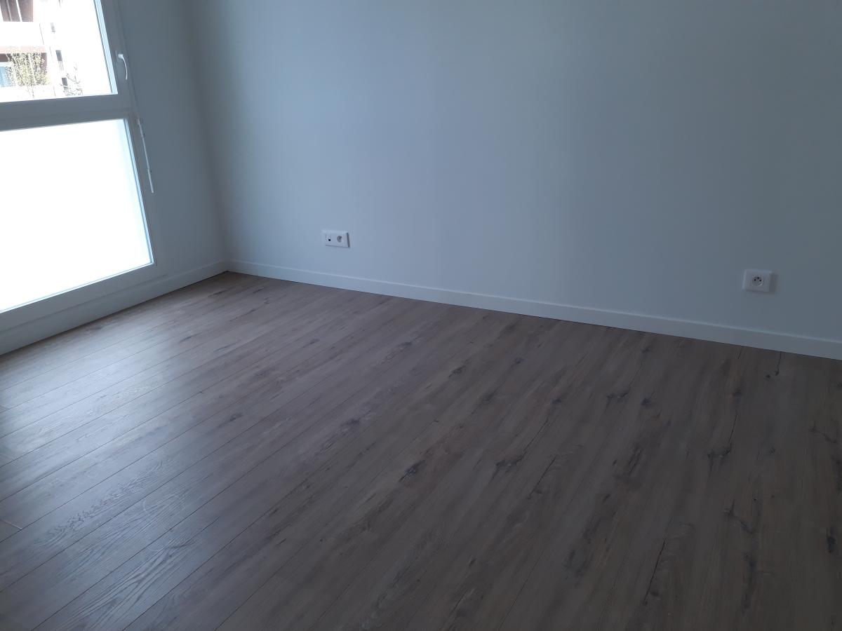 
																																							3 pièces - 
																																						1er étage - 63m² - 866,78 € - Photo #5