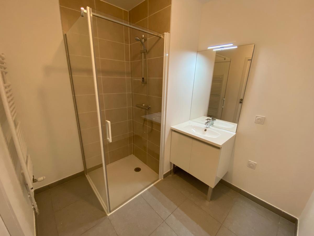 
																																							3 pièces - 
																																						1er étage - 67m² - 776,30 € - Photo #5