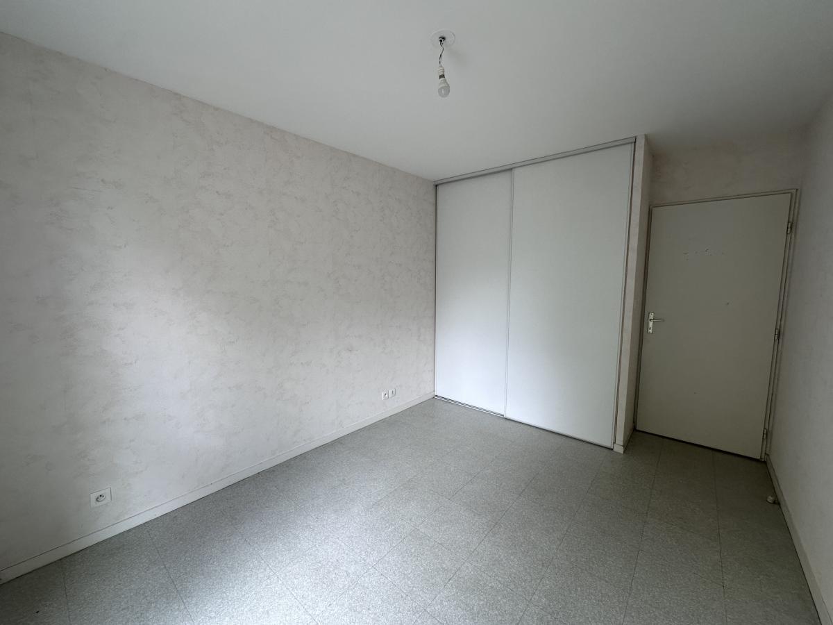 
																																							3 pièces - 
																																						1er étage - 73m² - 826,86 € - Photo #6