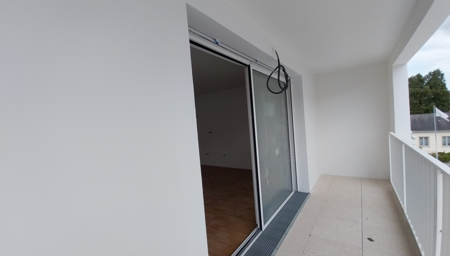 
																																							3 pièces - 
																																						RDC - 75m² - 861,49 € - Photo #2
