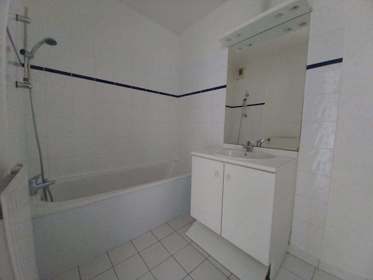 
																																							4 pièces - 
																																						4ème étage - 92m² - 1 072,11 € - Photo #4