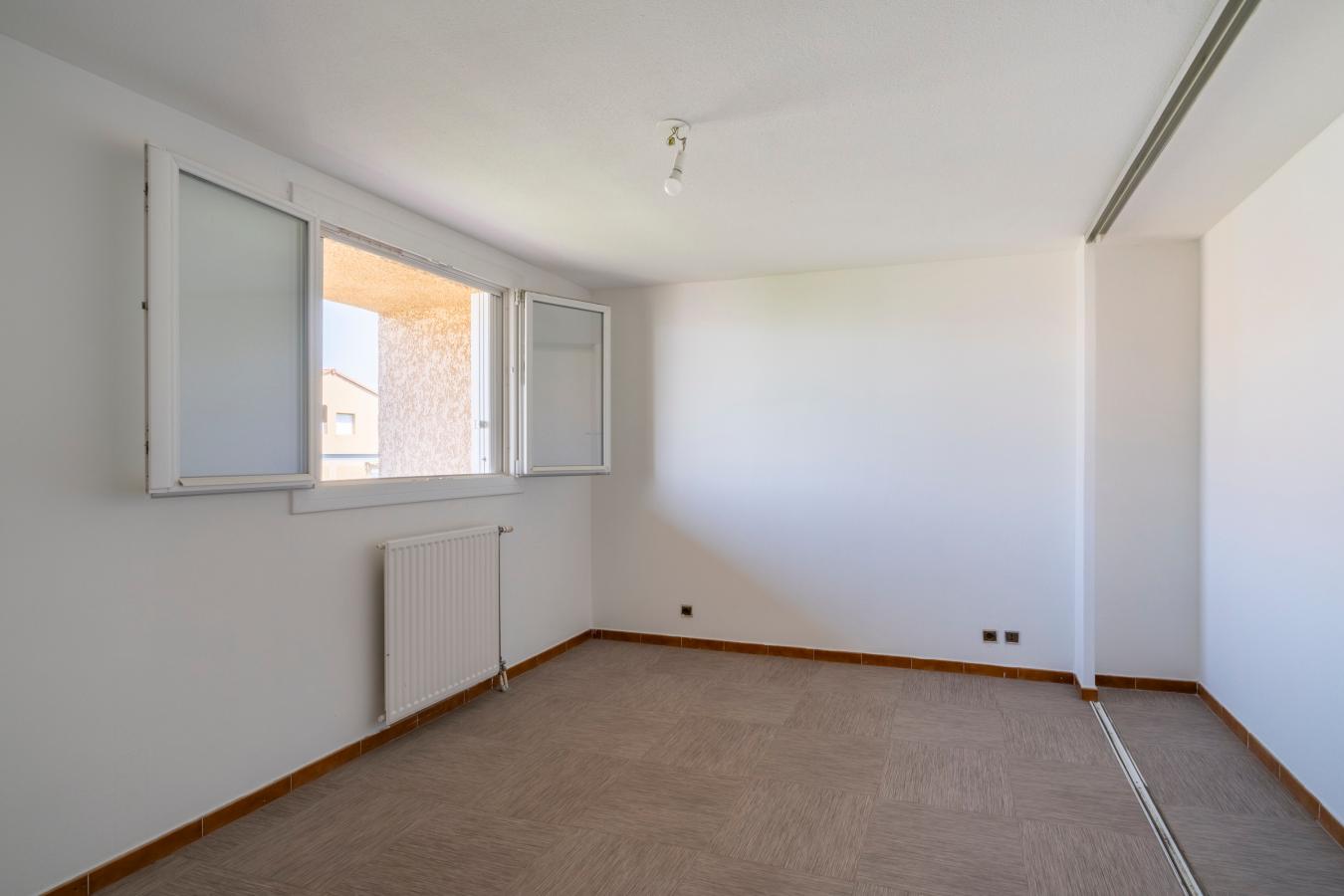 
																																							4 pièces - 
																																						3ème étage - 79m² - 173 900 € - Photo #6