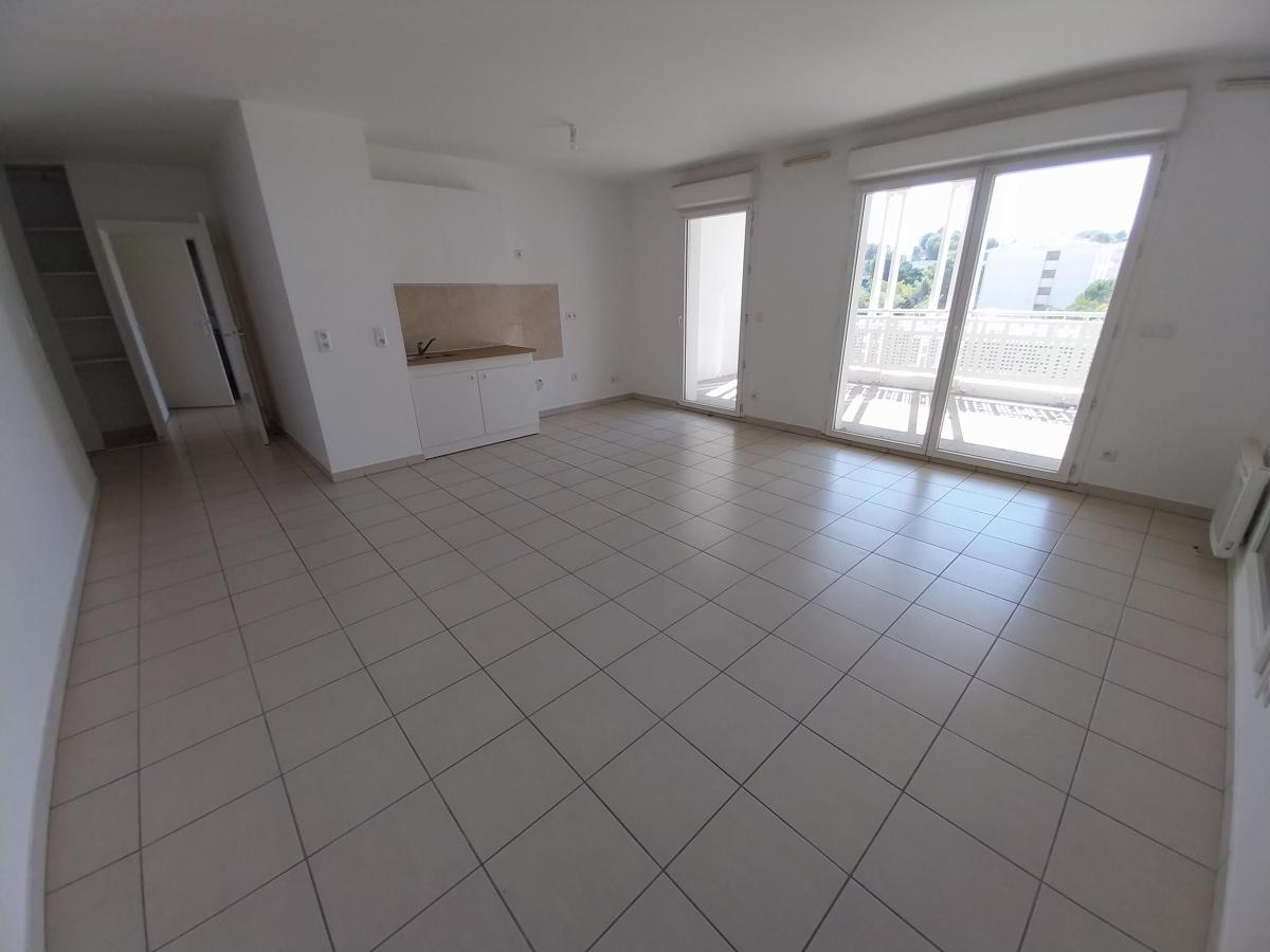 3 pièces - 4ème étage - 66m² - 1 116,74 € - Photo #2