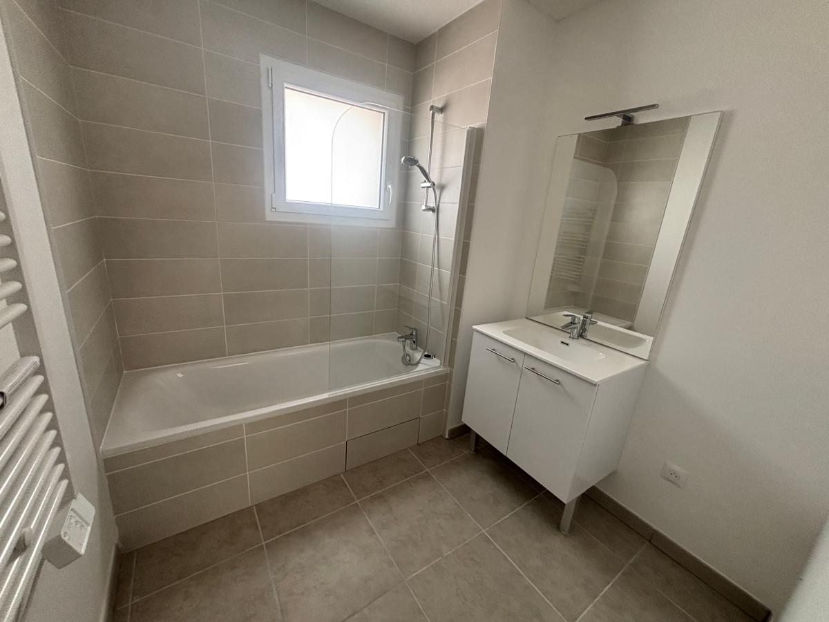 3 pièces - 1er étage - 63m² - 752,60 € - Photo #5