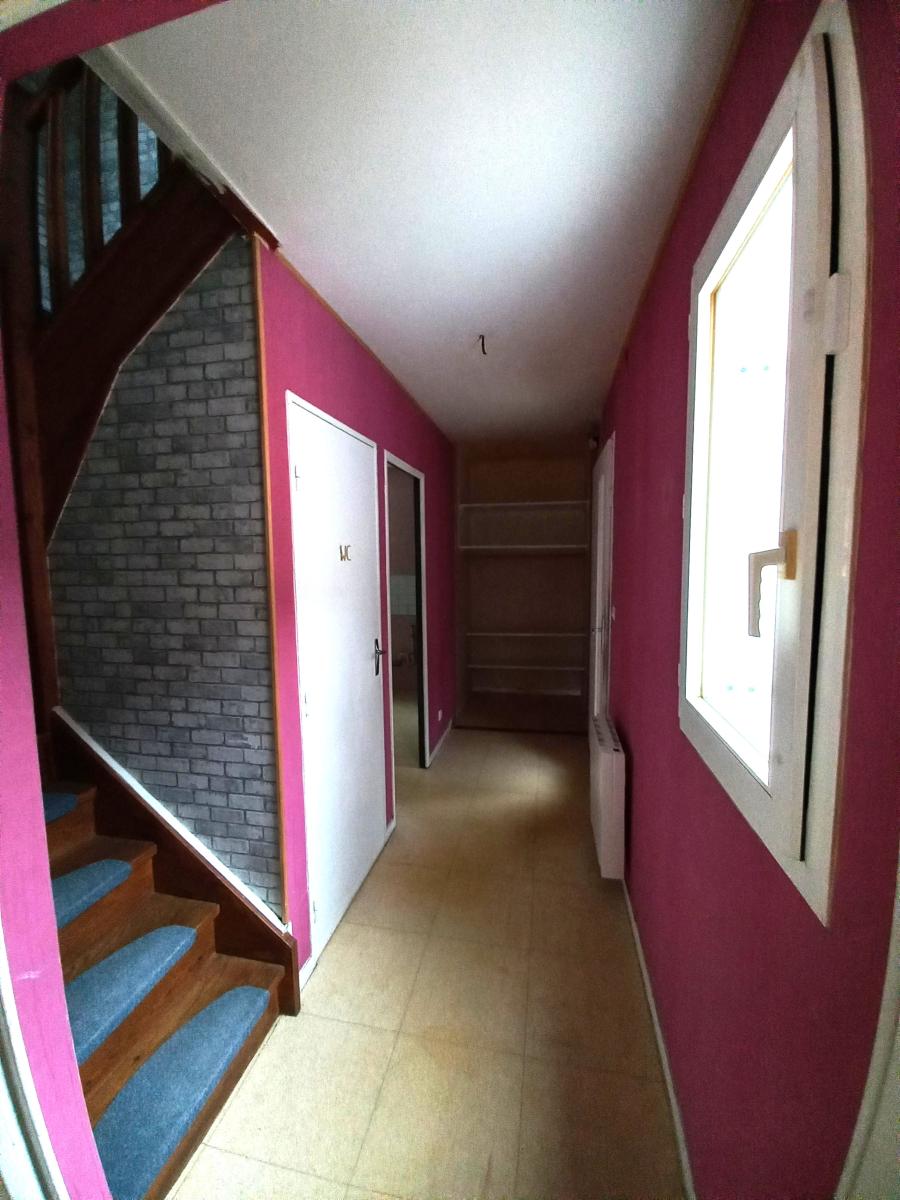 
																																							4 pièces - 
																																						RDC 110 000 € - Photo #2
