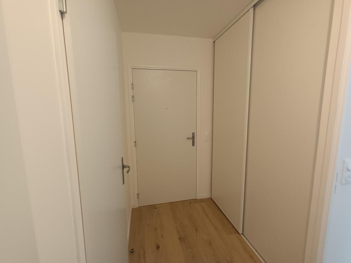 
																			2 pièces – 
																		3ème étage – 57m² - 1 257,46 € - Photo #6