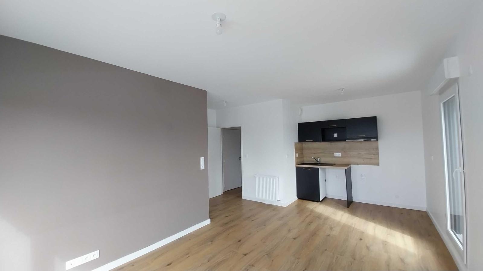 3 pièces - 3ème étage - 61m² - 733,89 € - Photo #2