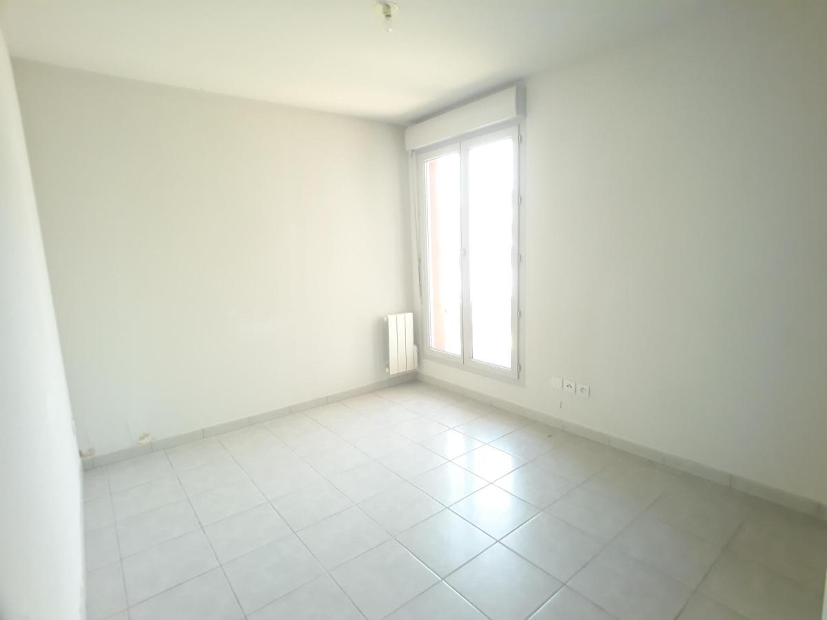 
																																							2 pièces - 
																																						3ème étage - 52m² - 710,72 € - Photo #3