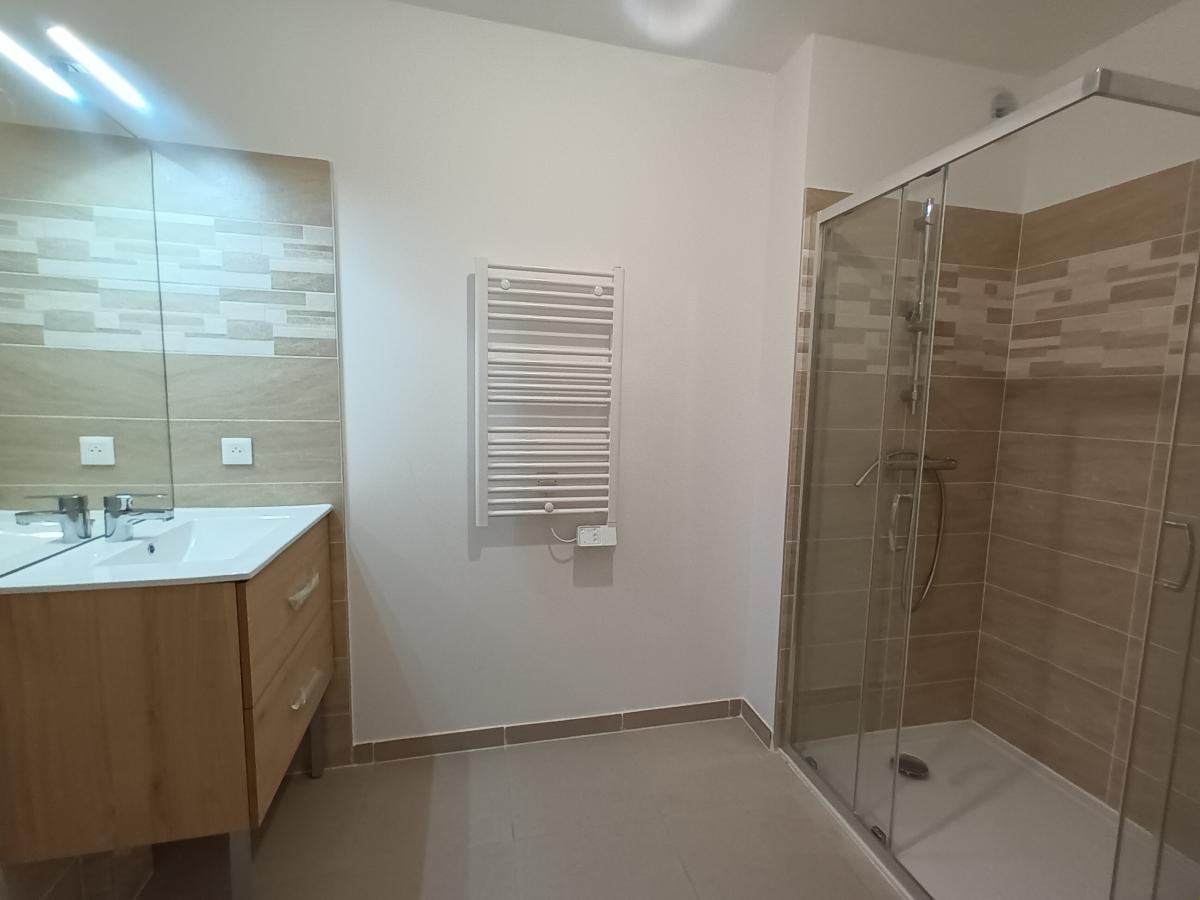 
																																							3 pièces - 
																																						1er étage - 65m² - 977,07 € - Photo #3