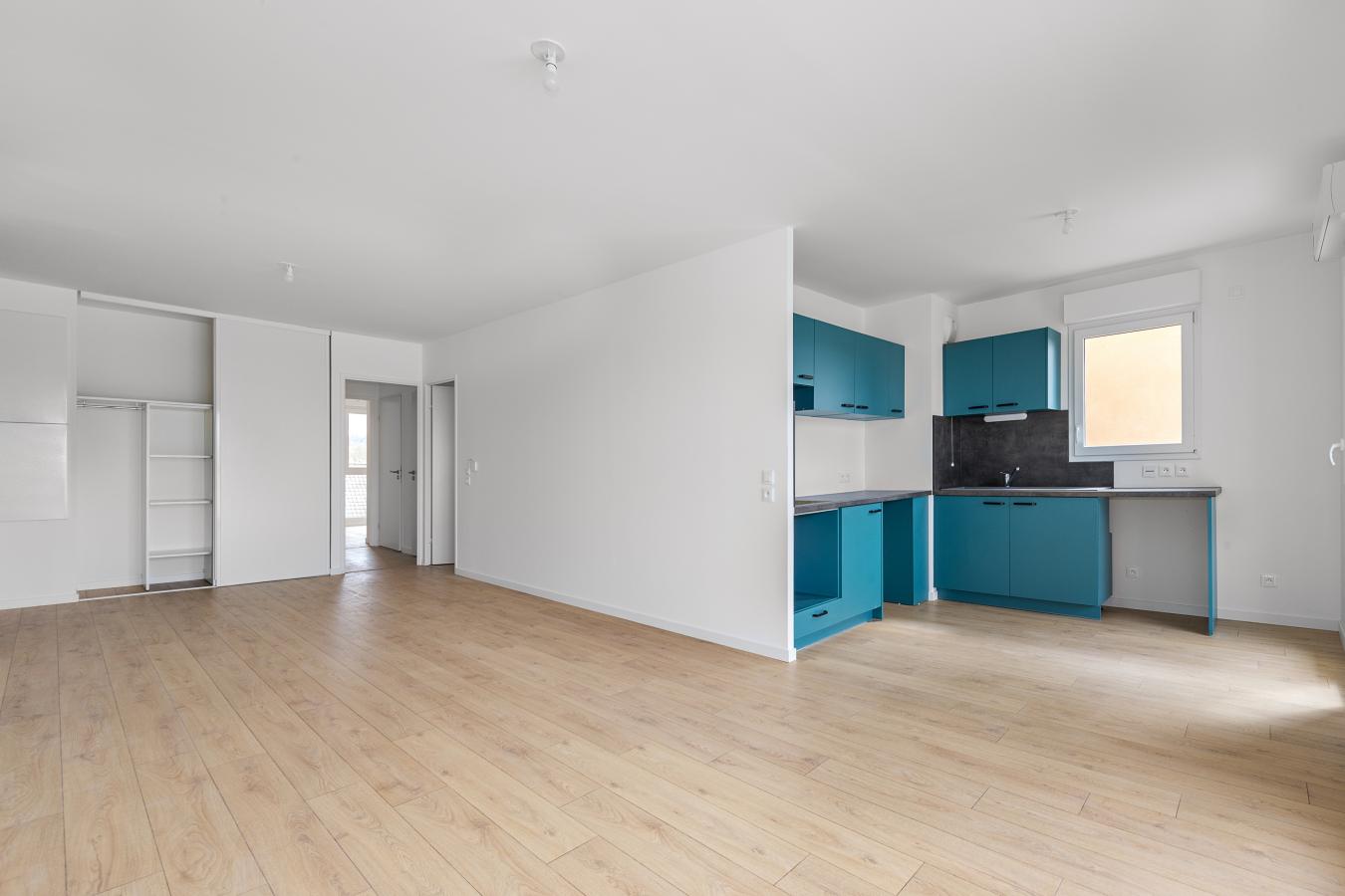 
																																							4 pièces - 
																																						4ème étage - 91m² - 1 075,00 € - Photo #1
