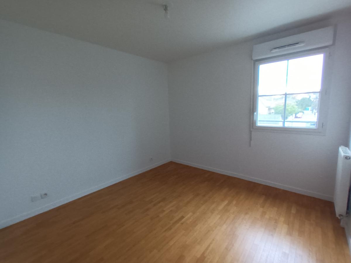 
																			2 pièces - 
																		1er étage - 40m² - 1 049,51 € - Photo #4