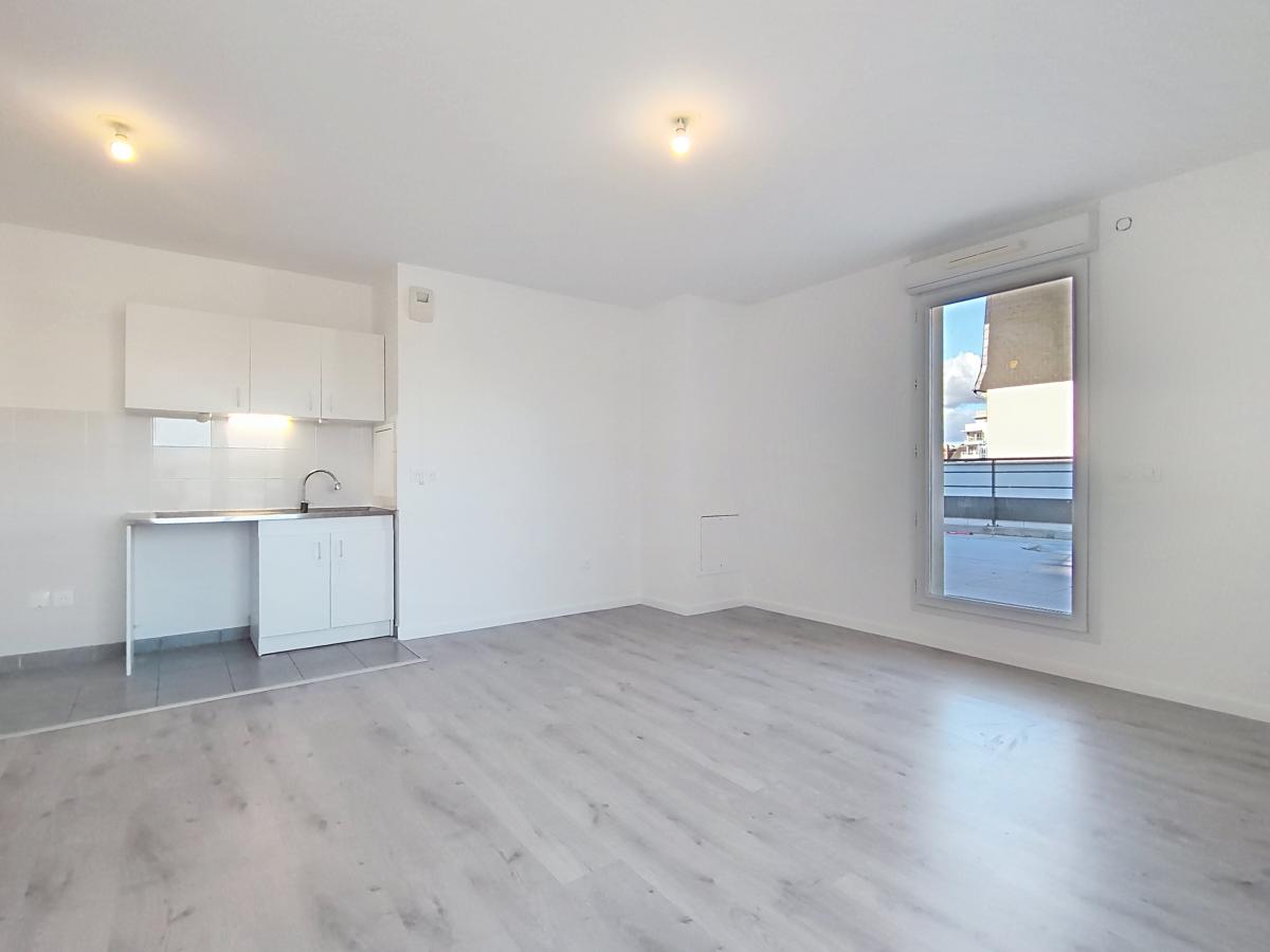 3 pièces - 3ème étage - 64m² - 1 107,92 € - Photo #1