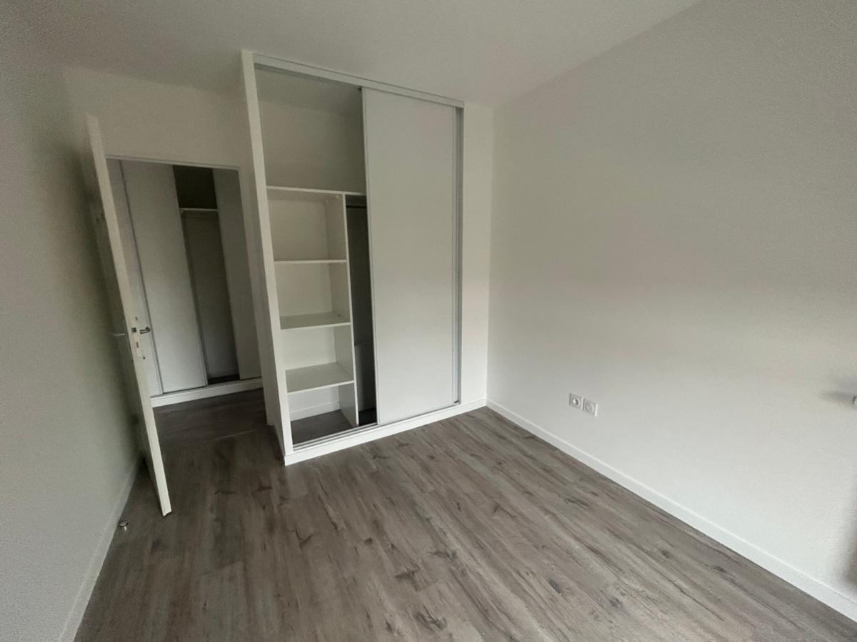 
																																							2 pièces - 
																																						2ème étage - 45m² - 962,50 € - Photo #3