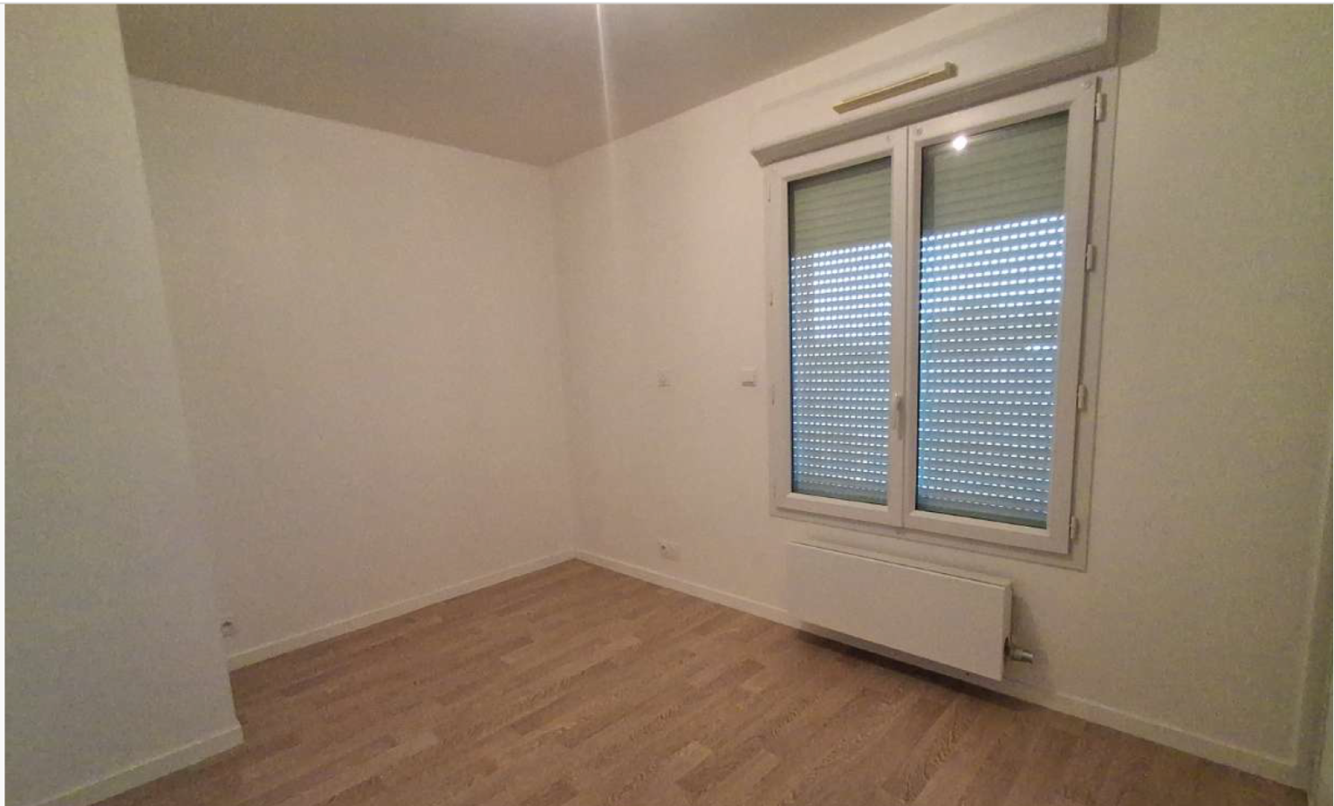 
																																							5 pièces - 
																																						RDC - 107m² - 1 180,98 € - Photo #3