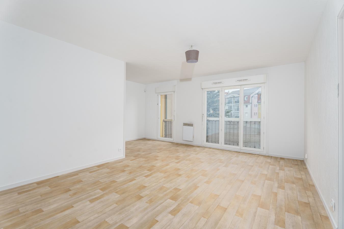 4 pièces - 2ème étage - 90m² - 705,19 € - Photo #1
