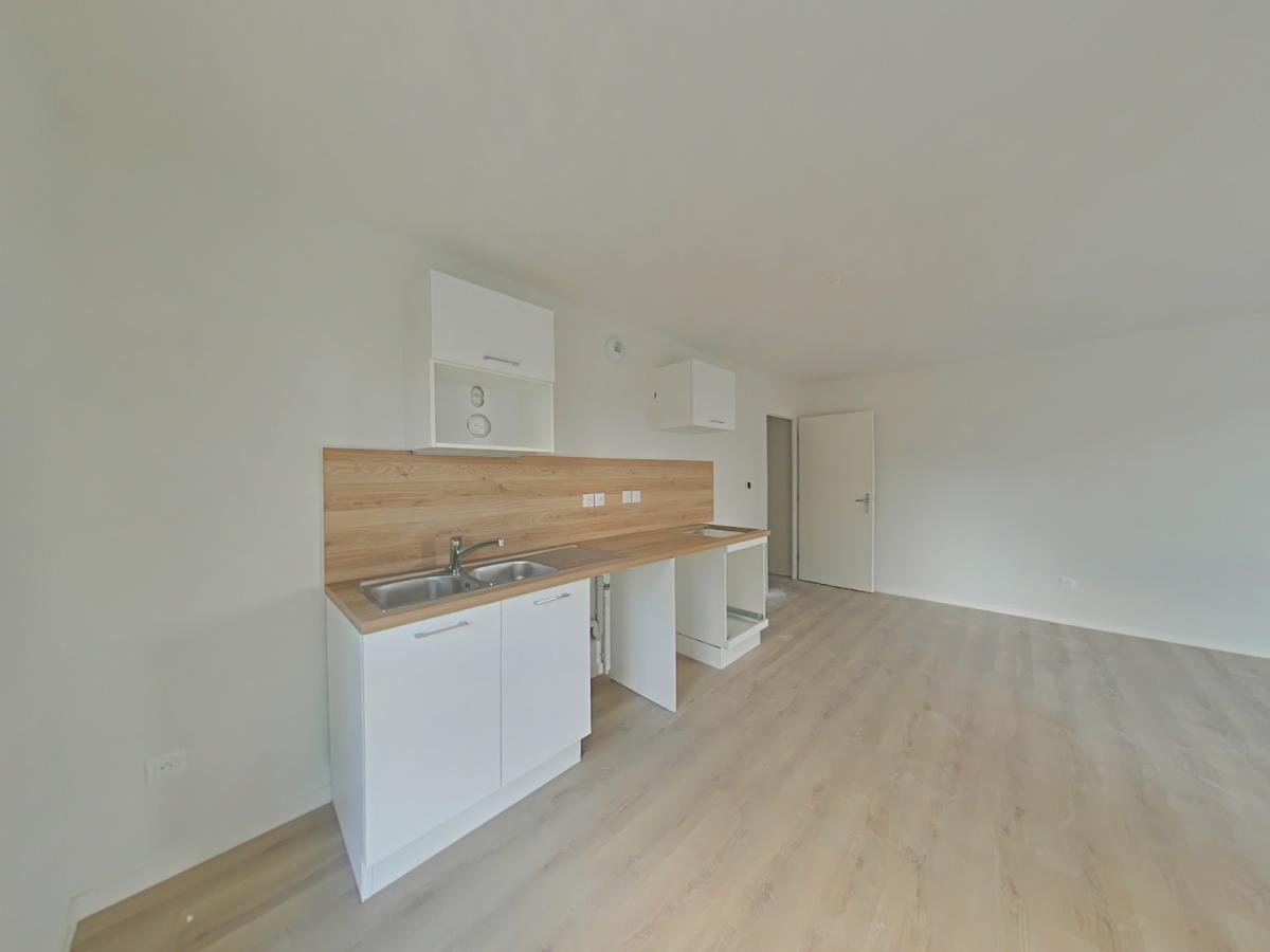 
																																							4 pièces - 
																																						2ème étage - 86m² - 1 104,40 € - Photo #1