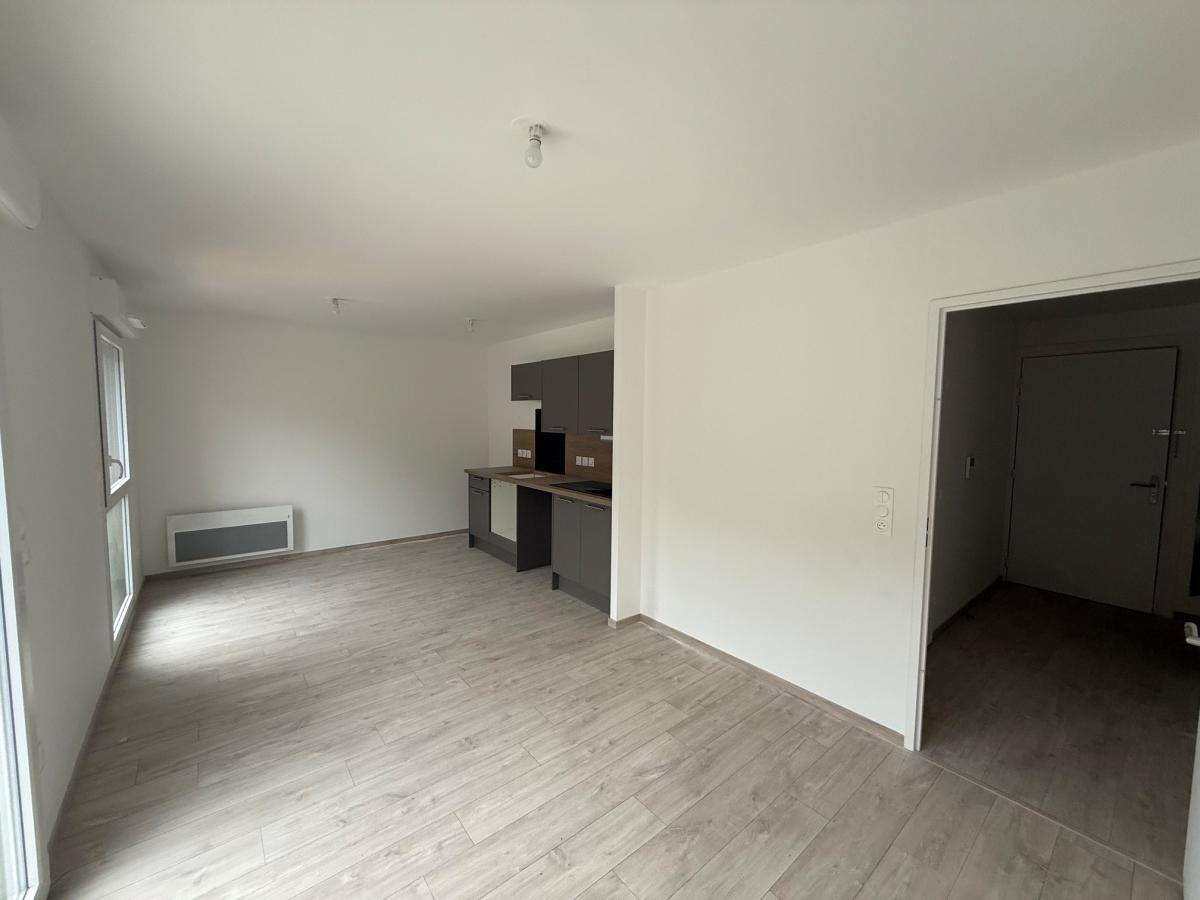 2 pièces - 2ème étage - 45m² - 687,88 € - Photo #2