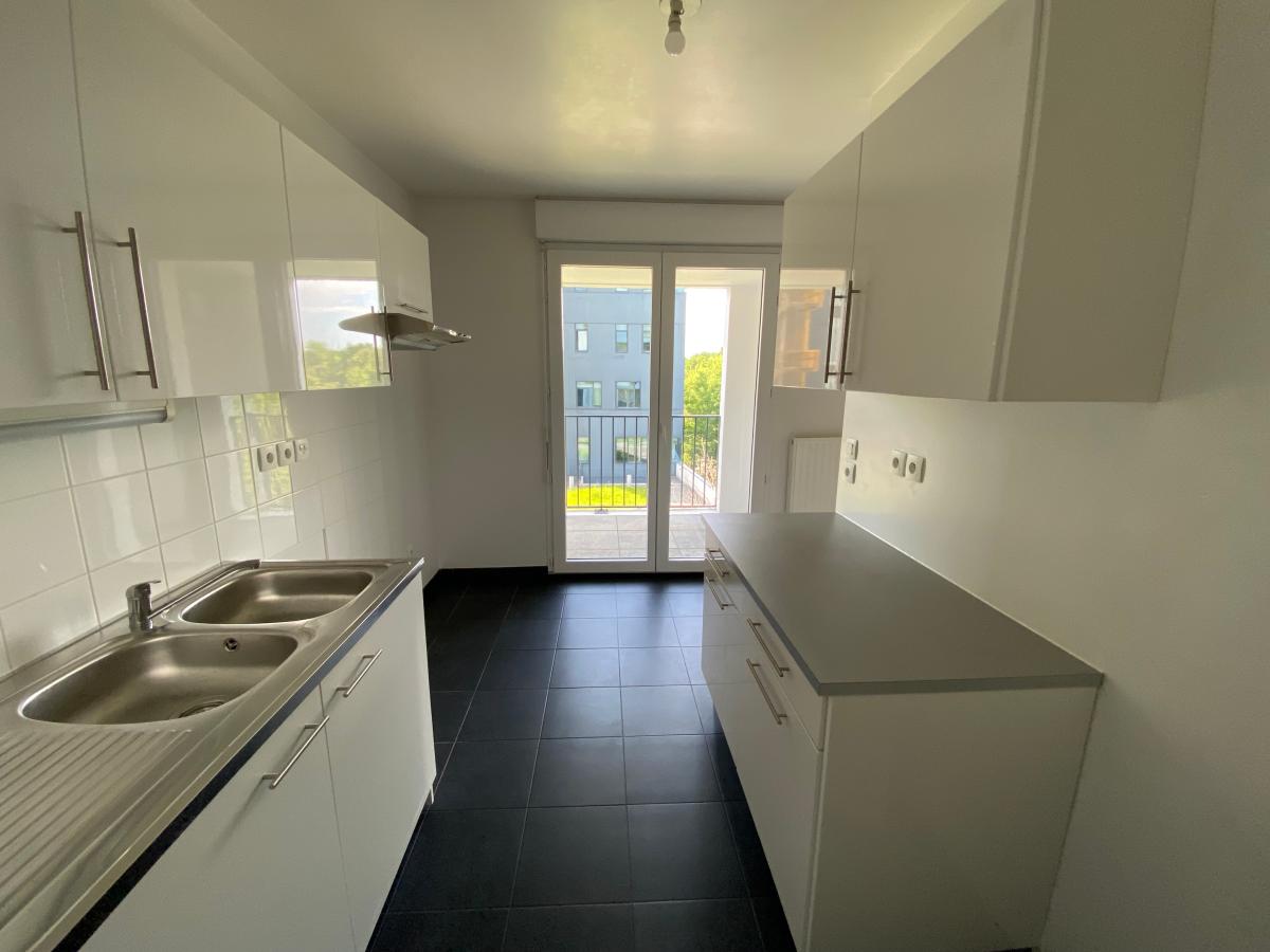 
																																							4 pièces - 
																																						3ème étage - 86m² - 1 077,91 € - Photo #2