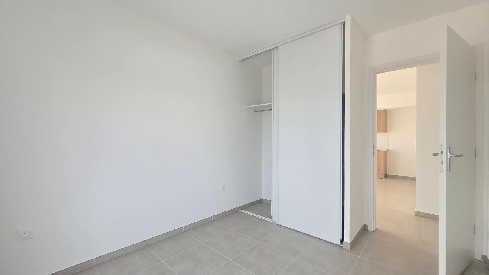 
																																							4 pièces - 
																																						2ème étage - 81m² - 1 127,08 € - Photo #3