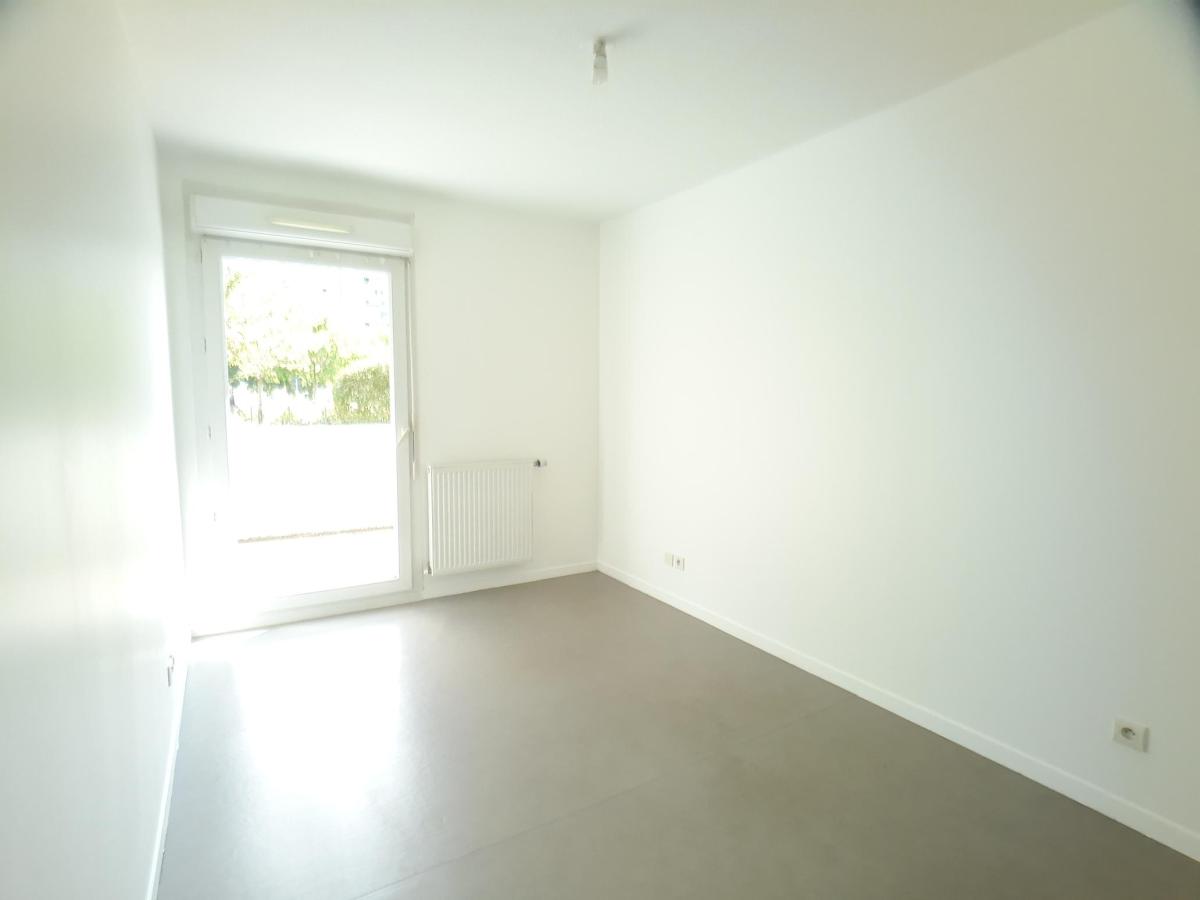 
																			2 pièces - 
																		RDC - 48m² - 609,32 € - Photo #5