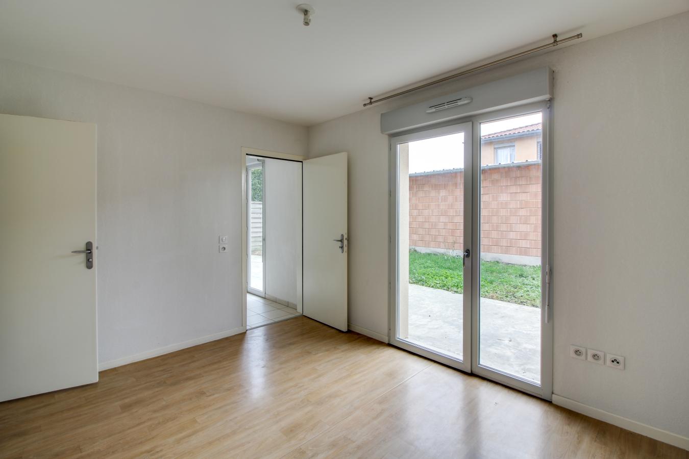 5 pièces - RDC - 108m² - 983,78 € - Photo #2