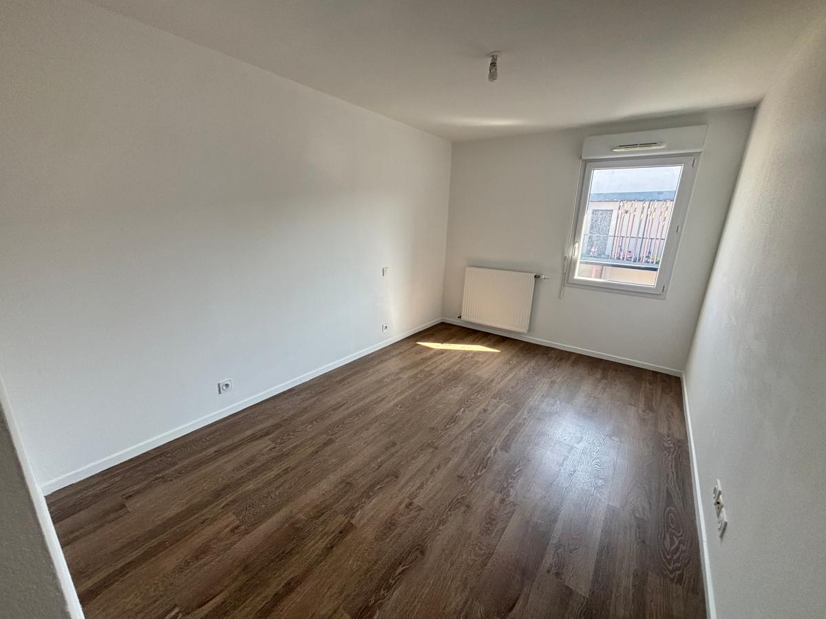 
																			4 pièces - 
																		4ème étage - 85m² - 1 007,75 € - Photo #6