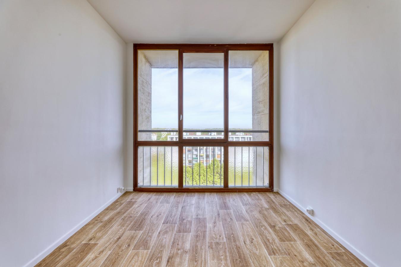 
																																							3 pièces - 
																																						10ème étage - 56m² - 180 000 € - Photo #1